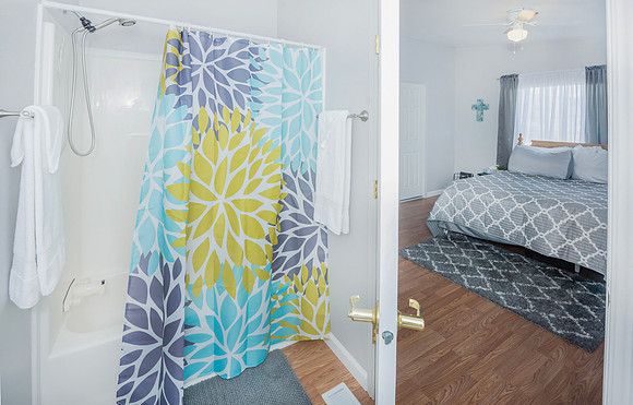 jack and jill bathroom (is that what they are called lol)1