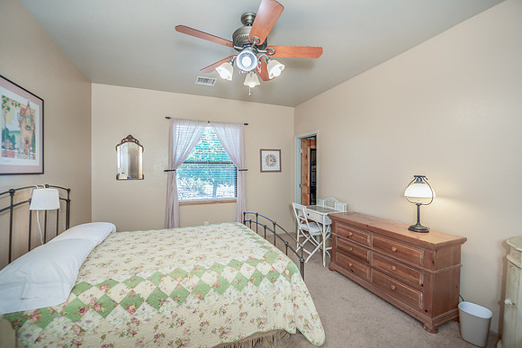(1)guest bed