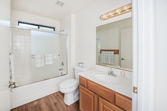(17) guest bath