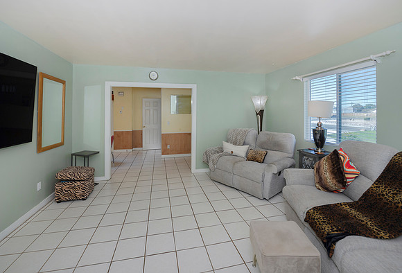 a (29) front living room