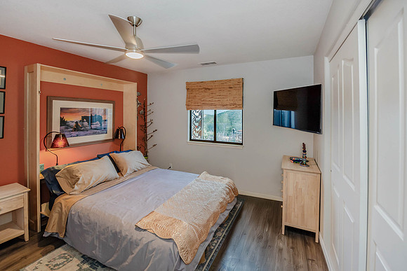 1 (72) guest bedroom