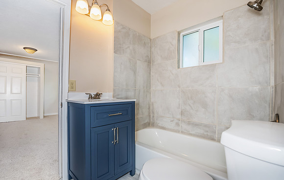 1 (27) jack and jill bath between bedrooms