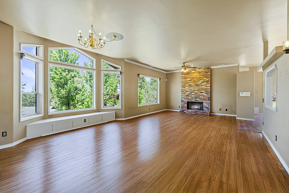 Living Room-084
