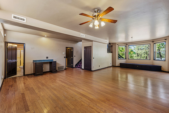 Living Room 2-124