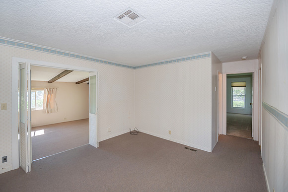 a (13) off kitchen showing arizona room