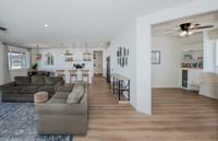 2Living room showing front room or den