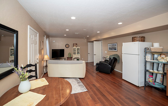 DOWNSTAIR living kitchen
