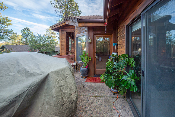 untitled27-patio off master bed