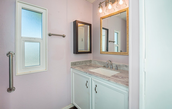 42 Guest bath