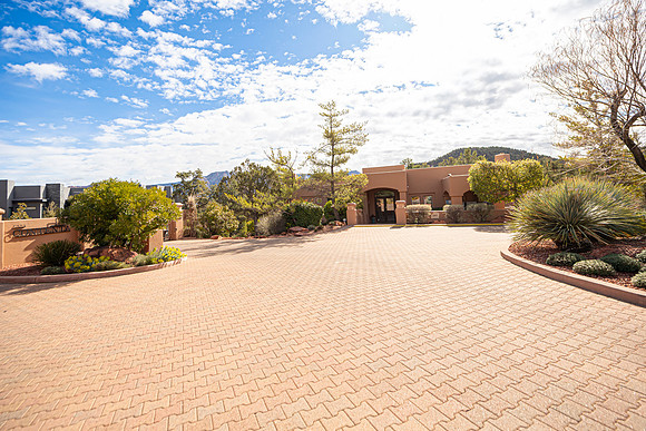 Clubhouse Exterior1