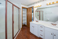 Guest bathroom upstairs (40 of 63)