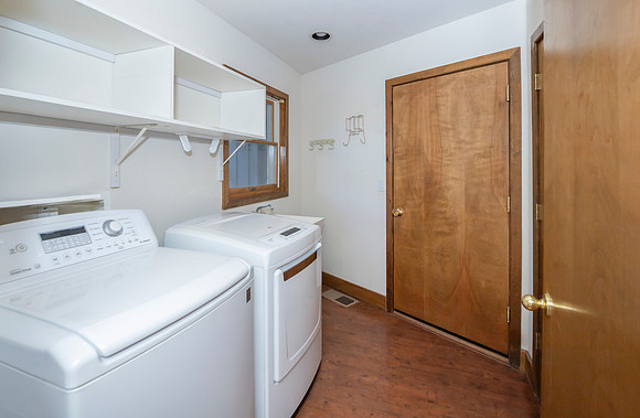laundry off kitchen door to garage (3 of 63)