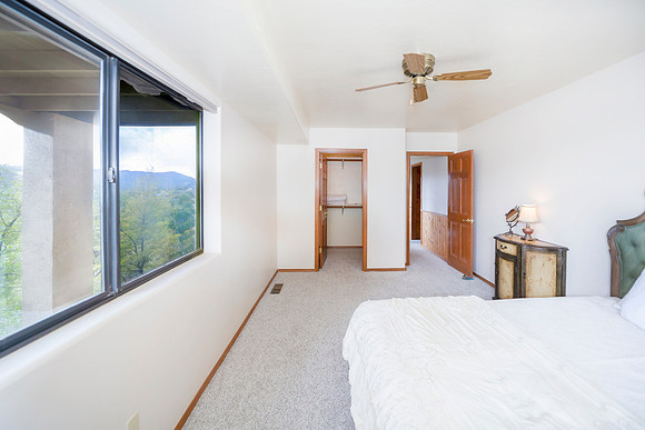 (2)guest bed down