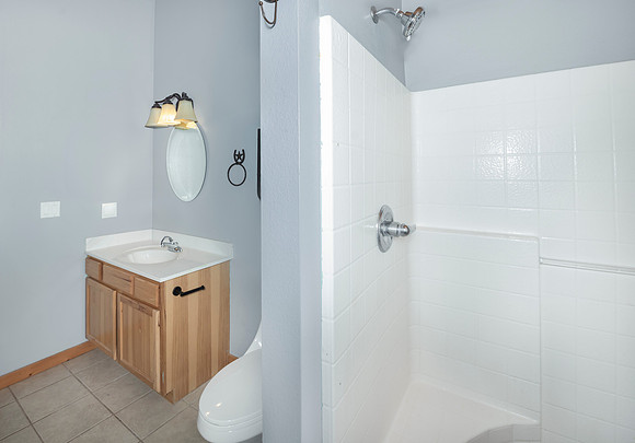 guest bath top floor1