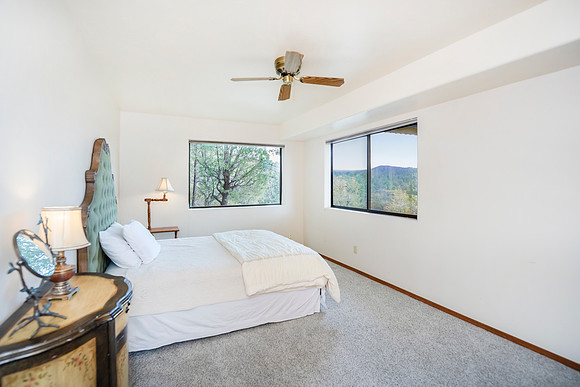 (2) guest bed down
