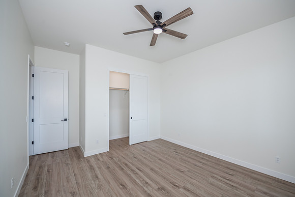 (1) guest bedroom