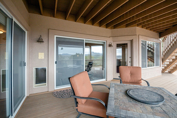 walk out downstairs deck3 large dog door
