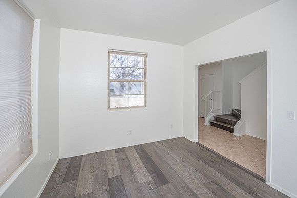officefront room1