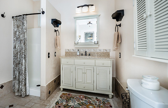 master bathroom1 upstairs