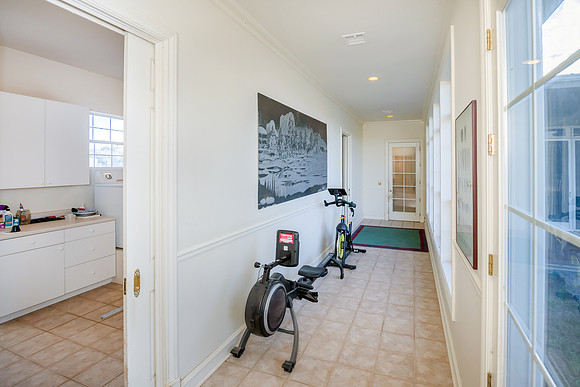 entry into laundry room area