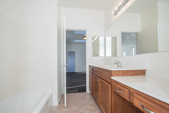 guest bathroom upstairs1
